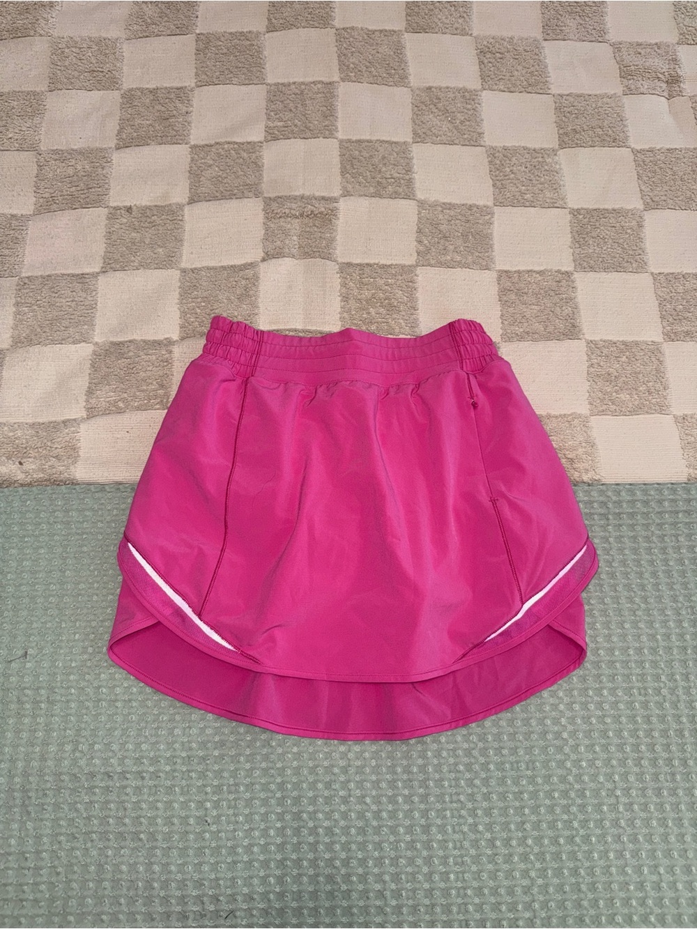 Lululemon‎ Hotty Hot High-Rise Skirt
Sonic Pink size 4